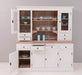 Breiter Buffetschrank aus Massivholz im Landhausstil -
