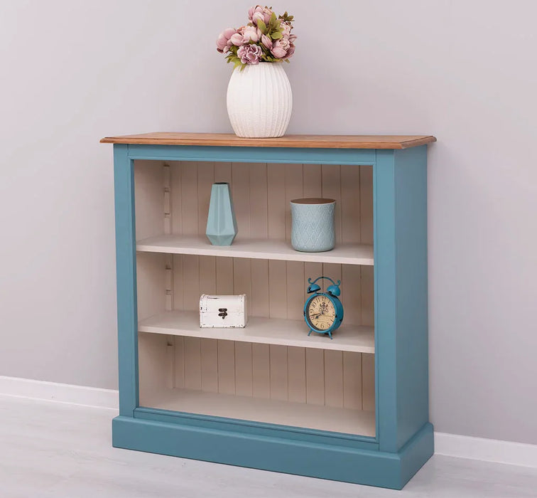 Bücherregal aus Massivholz im Landhausstil in verschiedenen Farben