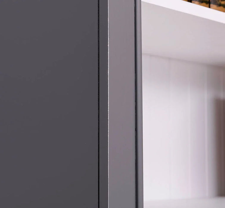 Bücherregal aus Massivholz in verschiedenen Farben