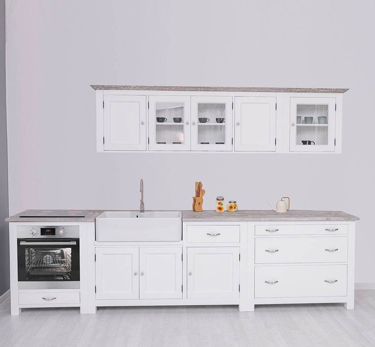 Fünfteilige Küchenzeile aus Massivholz mit Hängeschranken -