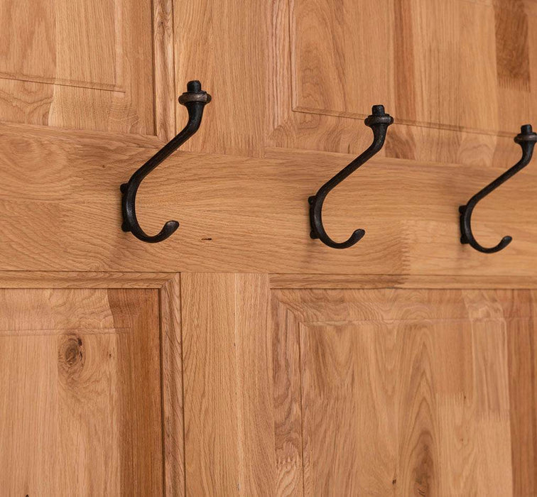 Garderobe aus massiver Eiche mit 6 Haken und 2 Staufächern - Geflammt und gebürstet