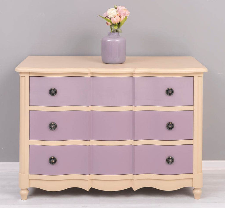 Geschwungene Landhaus Kommode aus Massivholz - in verschieden Farben - Beige - Lavendel