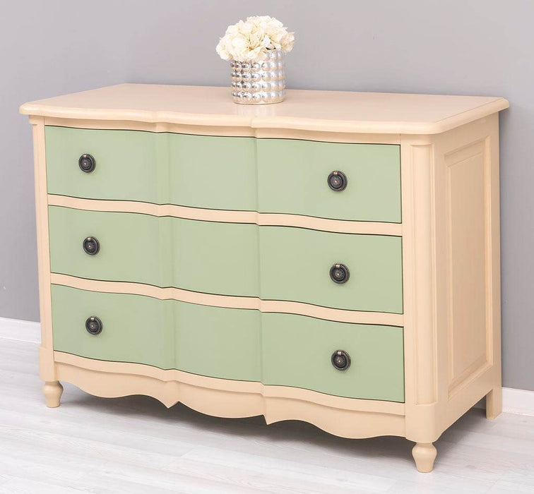 Geschwungene Landhaus Kommode aus Massivholz - in verschieden Farben - Beige - Salbei