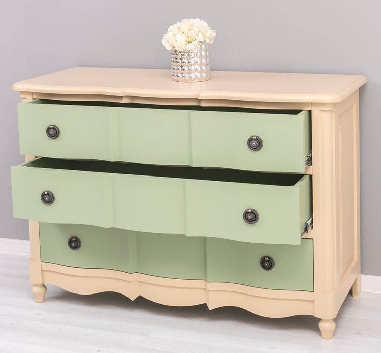 Geschwungene Landhaus Kommode aus Massivholz - in verschieden Farben - Beige - Salbei