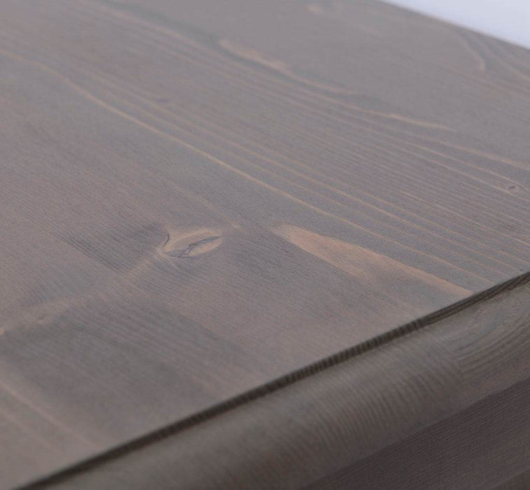 Geschwungene Landhaus Kommode aus Massivholz - in verschieden Farben - Beige - Salbei