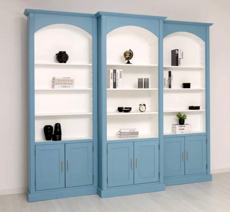 Gewölbte Wohnwand aus Massivholz - 250 cm hohe Bücherwand - Bibliothek