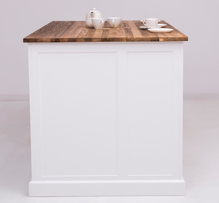 Große Kücheninsel aus Massivholz mit Platz für drei Barhocker