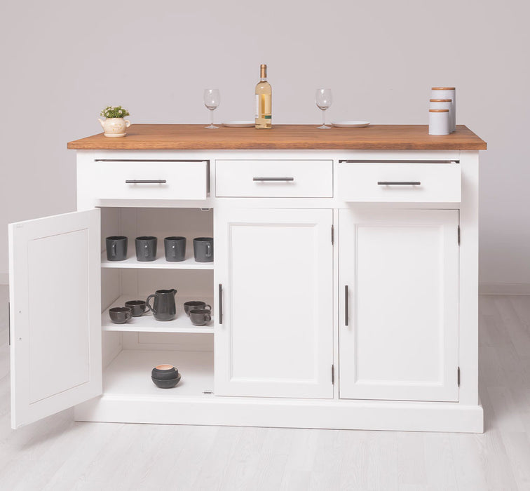 Große Kücheninsel aus Massivholz mit Platz für drei Barhocker