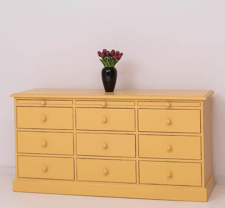Große Landhauskommode mit neun Schubladen - Sideboard in verschiedenen Farben - Vintage Gelb