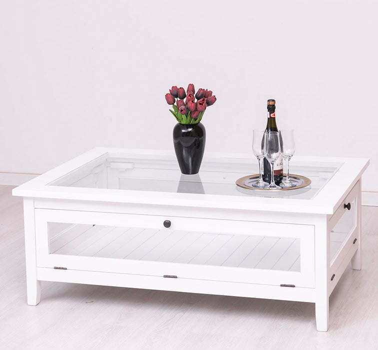 Großer Couchtisch aus Massivholz mit Fenstertüren und Glasplatte