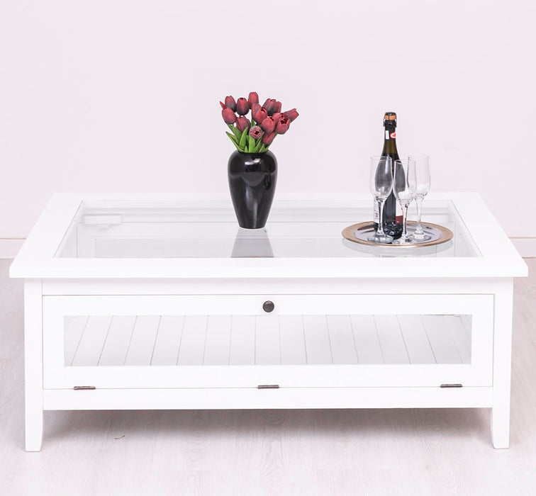 Großer Couchtisch aus Massivholz mit Fenstertüren und Glasplatte