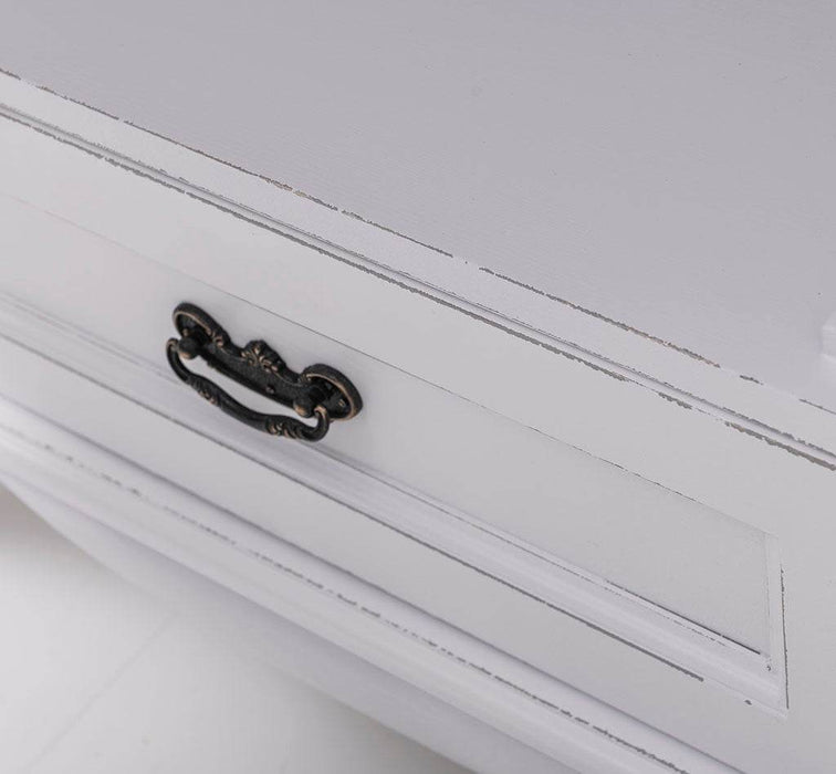 Großer geschwungener Kleiderschrank aus Massivholz im Barockstil - 