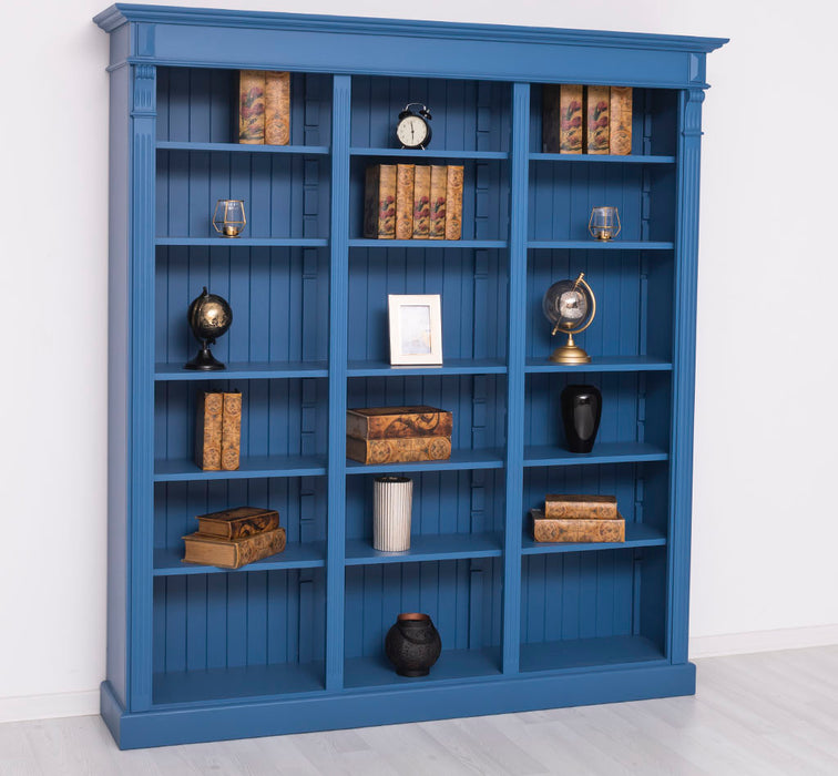 Großes Bücherregal aus Massivholz mit verzierter Kranzleiste | Regalwand in verschiedenen Farben