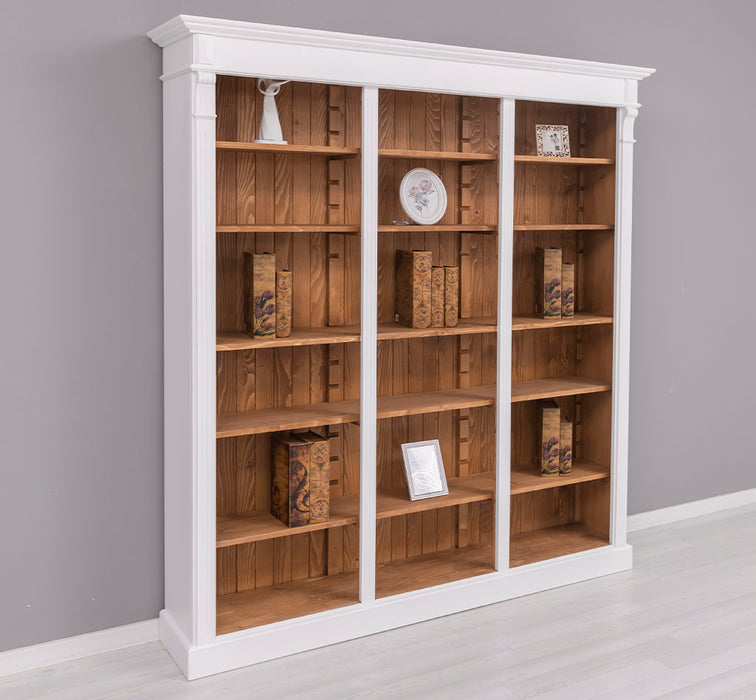 Großes Bücherregal aus Massivholz mit verzierter Kranzleiste | Regalwand in verschiedenen Farben