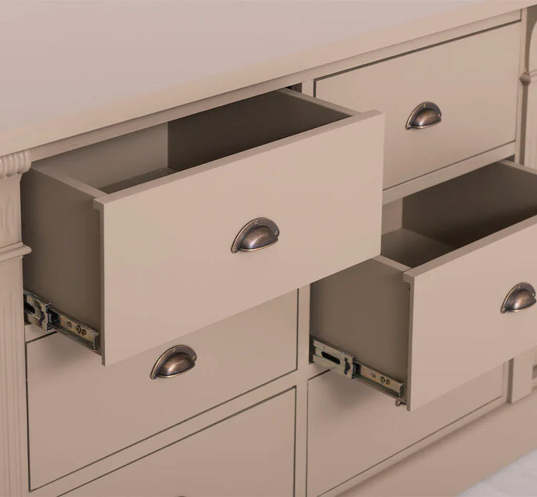 Großes Sideboard aus Massivholz im Landhausstil mit 6 Schubladen