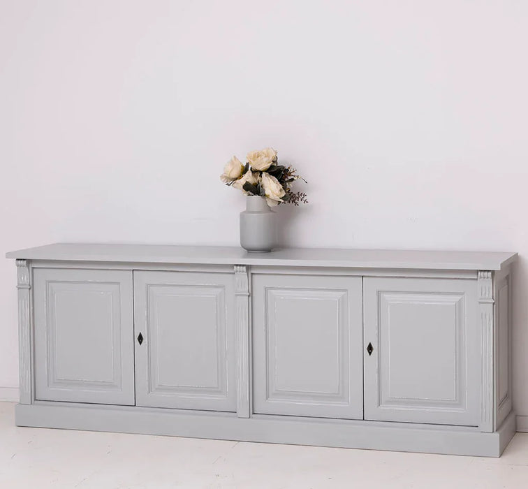 Großes Sideboard aus Massivholz mit 4 Türen