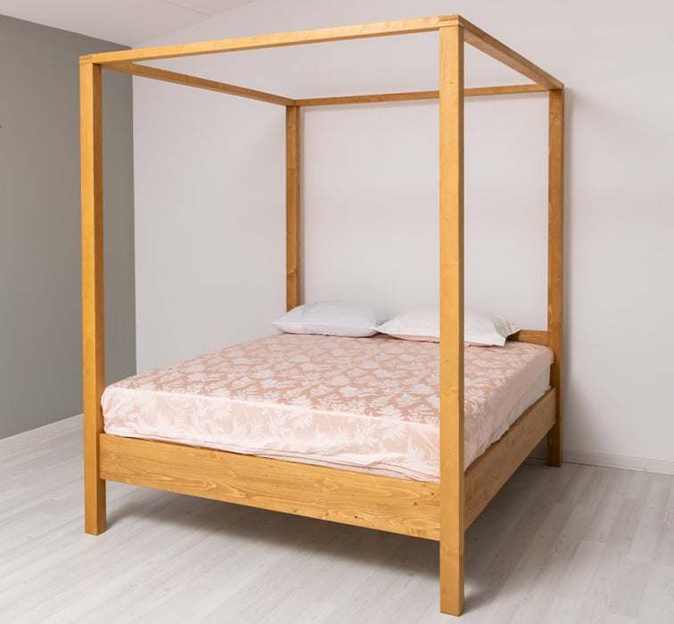 Himmelbett aus Massivholz - Klassisches Pfosten-Bett Gestell
