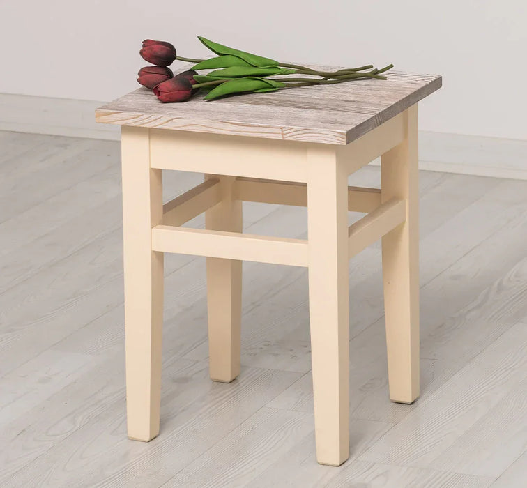 Hocker aus Massivholz in verschiedenen Farben