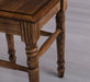 Hocker aus Massivholz mit gedrechselten Beinen