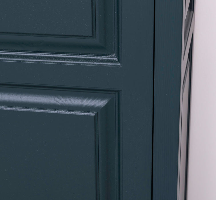 Hoher Regalschrank aus Massivholz mit 5 Regalböden