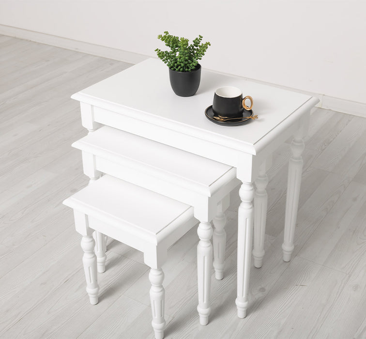 Kaffeetische aus Massivholz | 3er Set aus Beistelltischen mit gedrehten Beinen