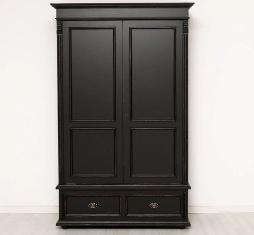 Kleiderschrank aus Massivholz mit zwei Schubladen