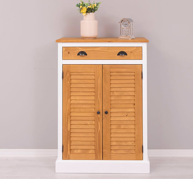 Kleine Vintage Kommode aus Massivholz mit Lamellentüren
