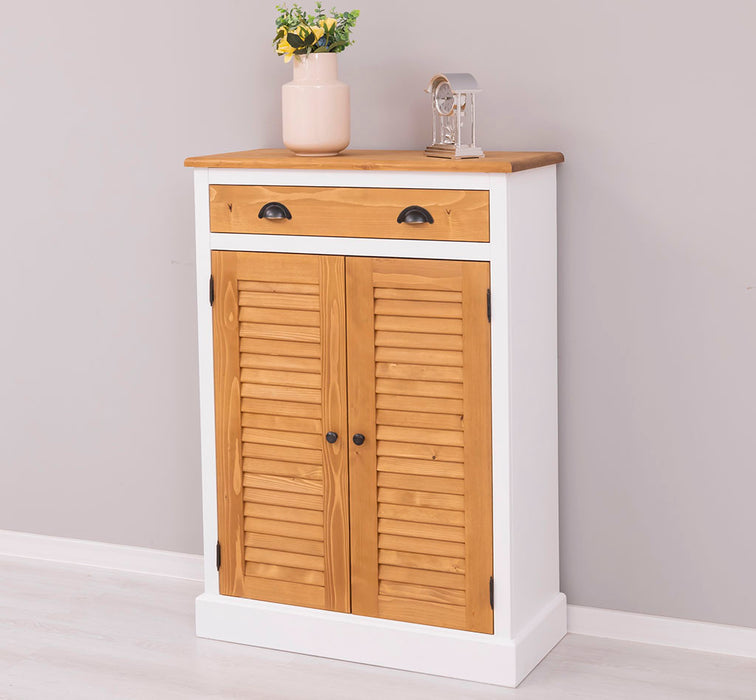 Kleine Vintage Kommode aus Massivholz mit Lamellentüren