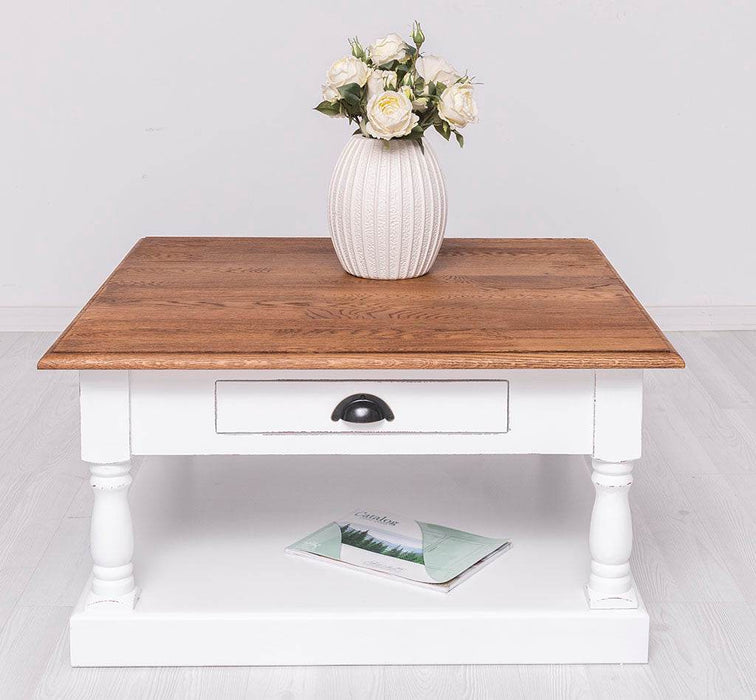 Kleiner Couchtisch aus Massivholz im Landhausstil mit Schublade -