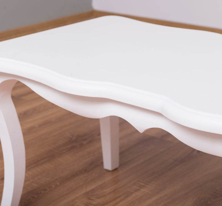 Kleiner Couchtisch im geschwungenen Stil | Beistelltisch aus Massivholz - Creme