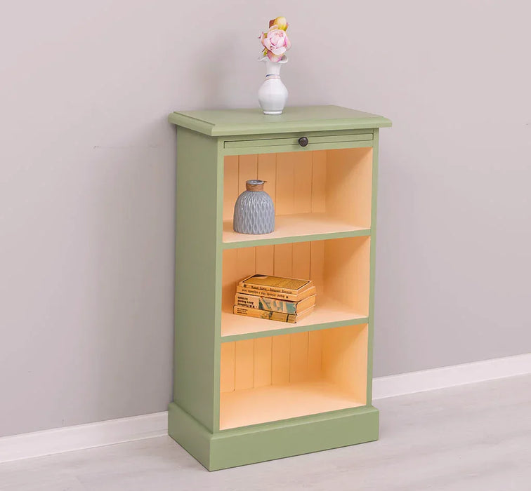 Kleines Bücherregal mit ausziehbarer Ablage