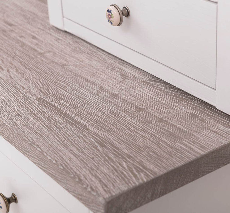 Küchen- und Buffetschrank aus Massivholz im Landhausstil - Eichenakzente -