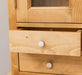 Küchen- und Buffetschrank aus Massivholz im Landhausstil -