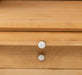 Küchen- und Buffetschrank aus Massivholz im Landhausstil -