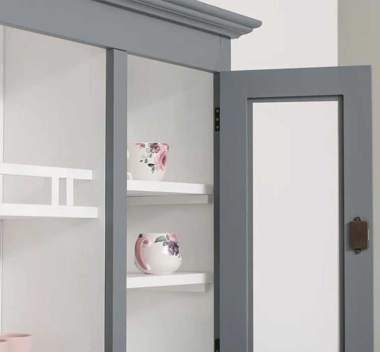 Küchen- und Buffetschrank aus massiver Eiche im Landhausstil in vielen Farben