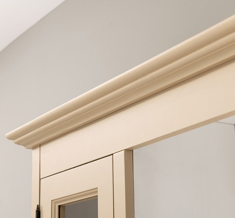 Küchen- und Buffetschrank aus massiver Eiche im Landhausstil in vielen Farben