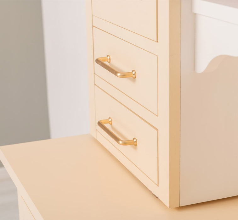 Küchen- und Buffetschrank aus massiver Eiche im Landhausstil in vielen Farben