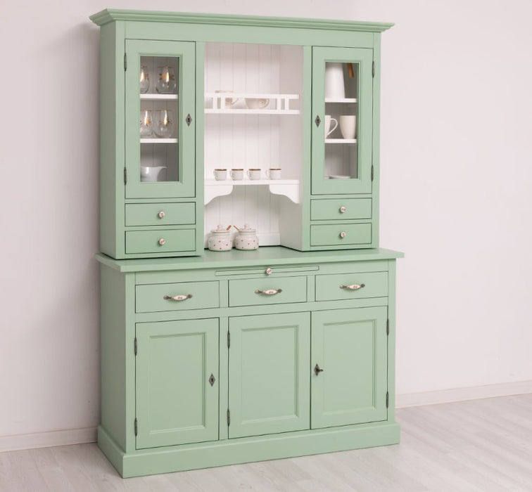 Küchen- und Buffetschrank aus Massivholz im Landhausstil