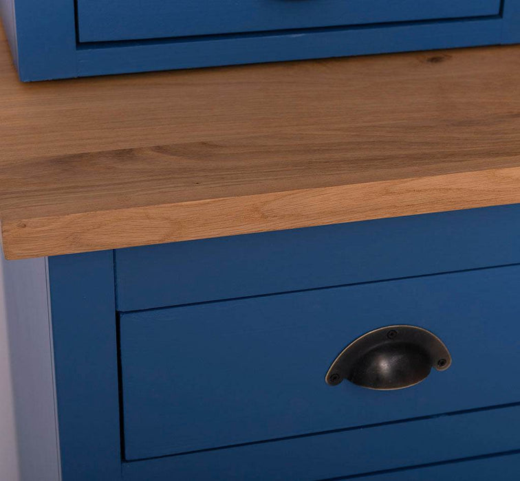 Küchen- und Buffetschrank aus Massivholz im Landhausstil -