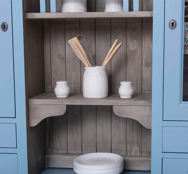 Küchen- und Buffetschrank aus Massivholz im Landhausstil -