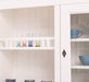 Küchen- und Buffetschrank aus Massivholz im Landhausstil -