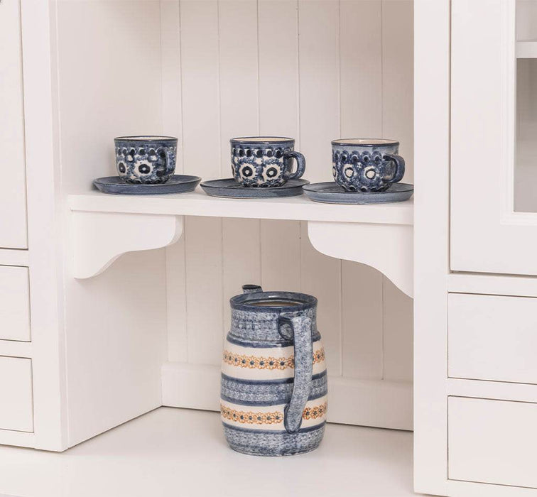 Küchen- und Buffetschrank aus Massivholz im Landhausstil -