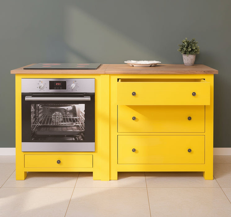 Küchenzeile aus Massivholz in Gelb- Komplette Massivholzküche mit freistehendem Geschirrschrank