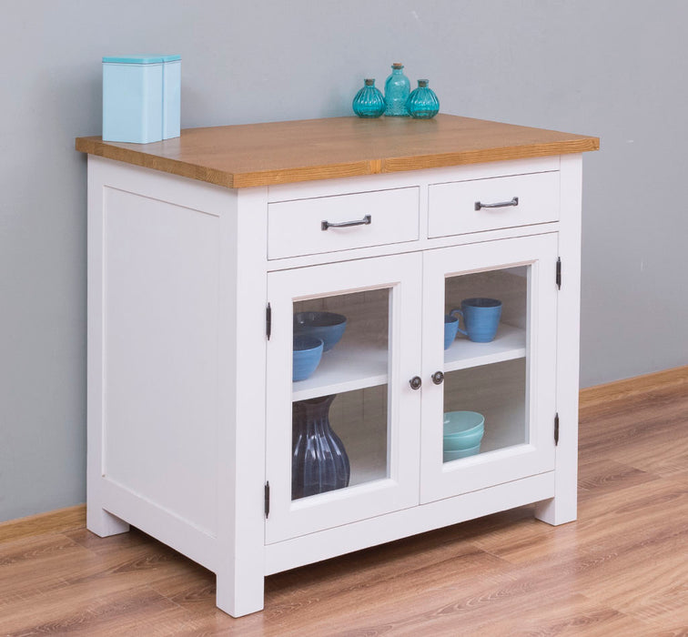 Landhaus Küchenmodul aus Massivholz mit verglasten Türen