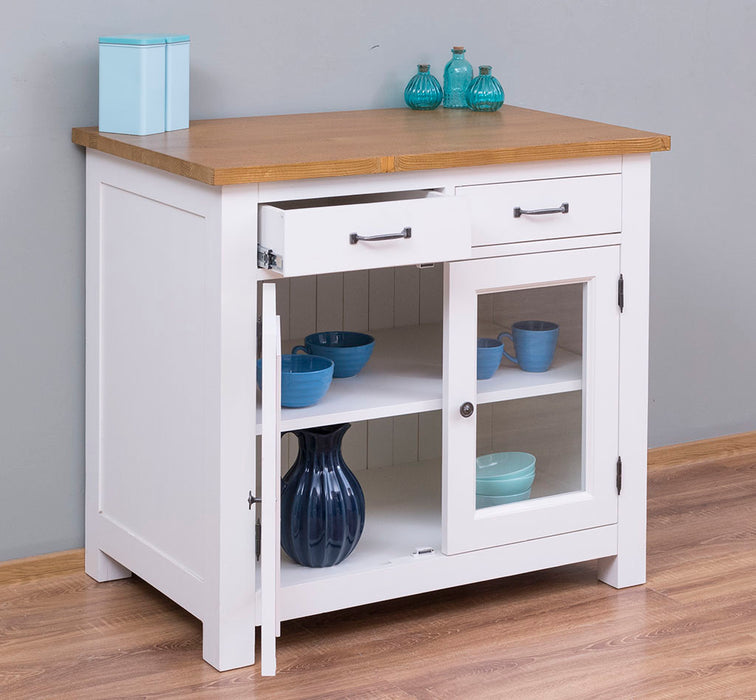 Landhaus Küchenmodul aus Massivholz mit verglasten Türen