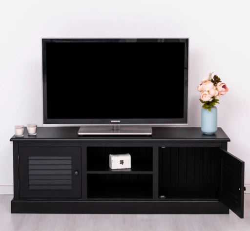 Landhaus TV-Board aus Massivholz mit Lamellentüren