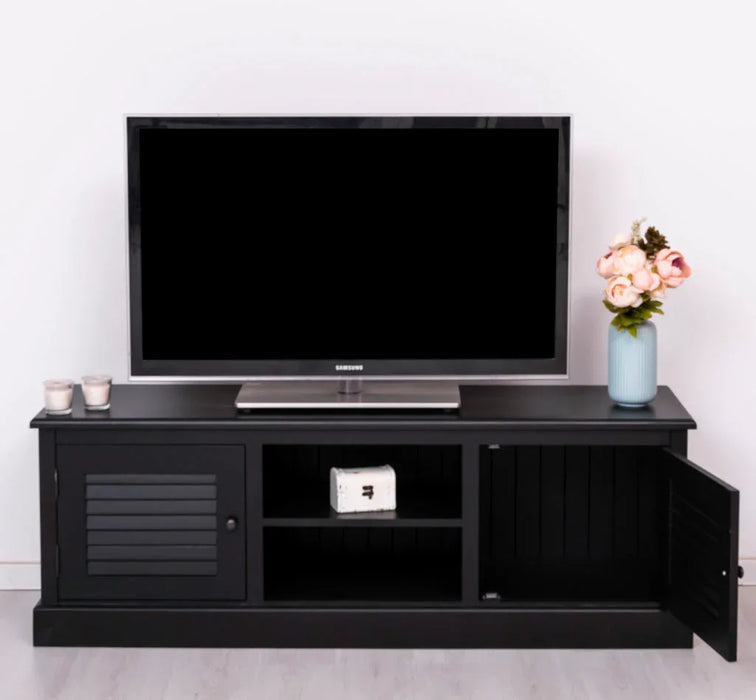 Landhaus TV-Board aus Massivholz mit Lamellentüren