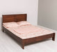 Landhausbett aus Massivholz | Klassisches Vollholzbett mit geschwungenem Kopfteil - 90 x 200