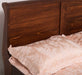 Landhausbett aus Massivholz | Klassisches Vollholzbett mit geschwungenem Kopfteil - 90 x 200
