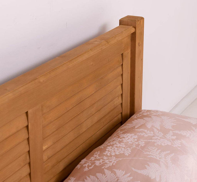 Landhausbett aus Massivholz mit Lamellen in verschiedenen Größen & Farben - Blau / 90x200